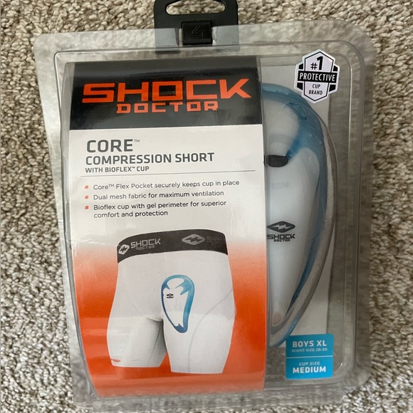 Shock doctor Core Compression Shorts and cup - Picture 1 of 4